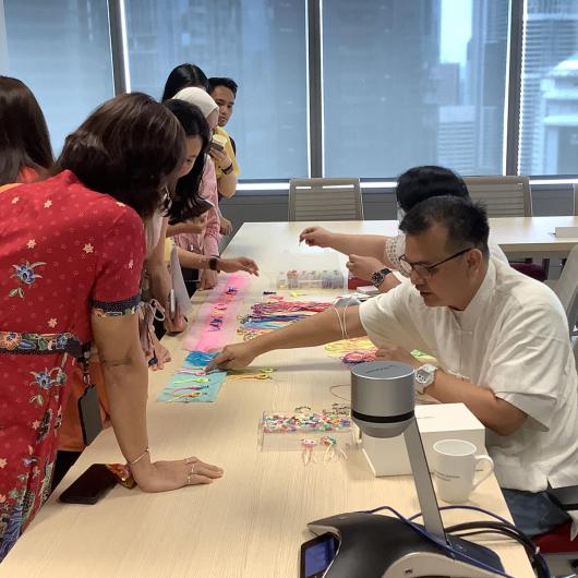 Chinese knot maker for events